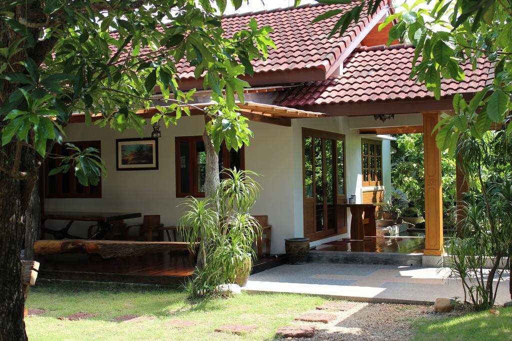 Tree Home Plus Накхонситхаммарат Экстерьер фото